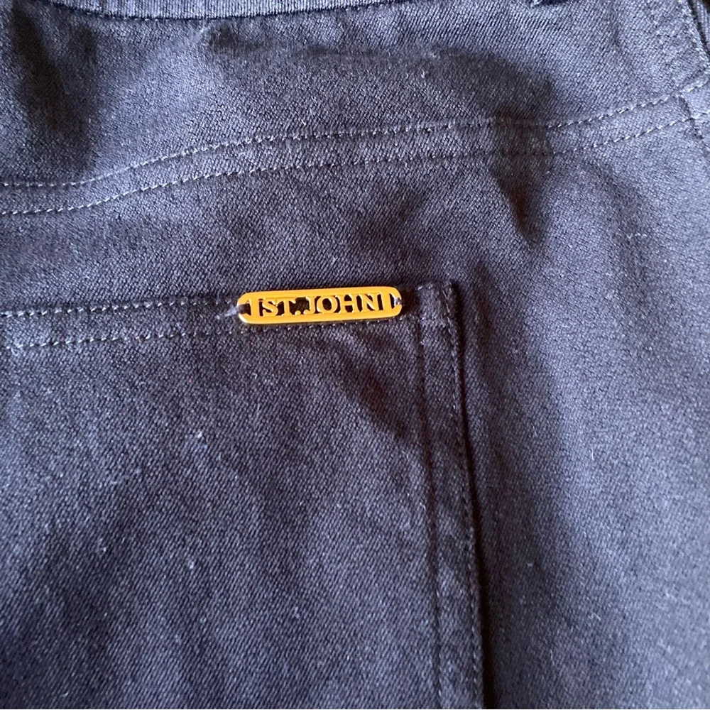 ST. JOHN black jeans EUC